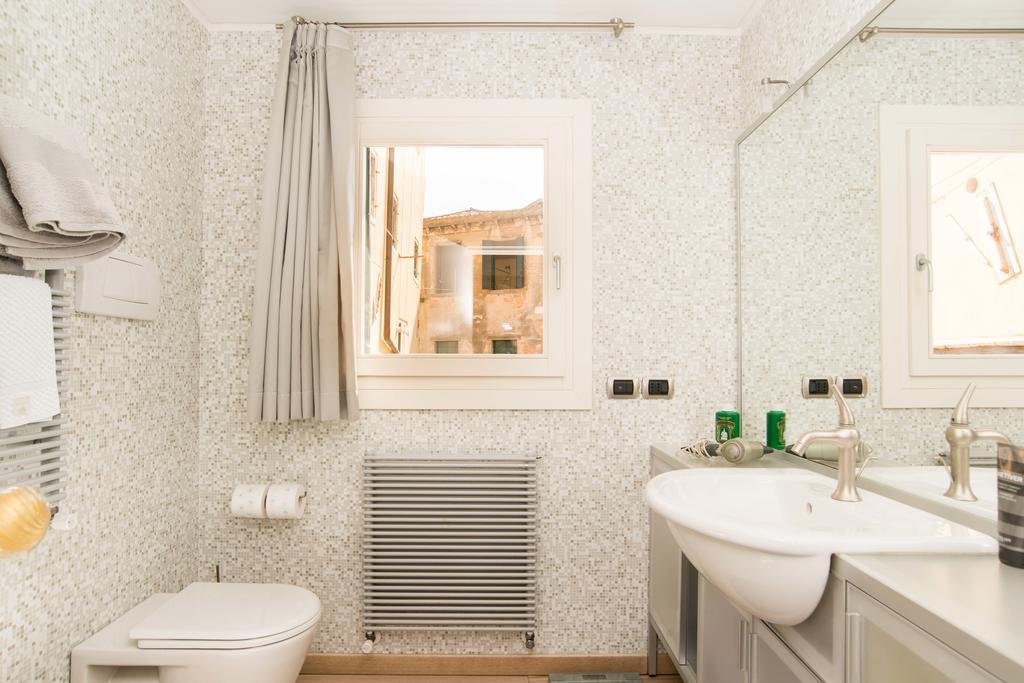 Ghetto Modern Apt For 4, Venice 아파트 외부 사진